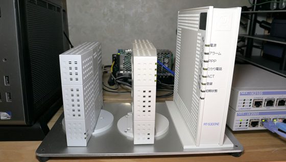 HGWのプレート型スタンド